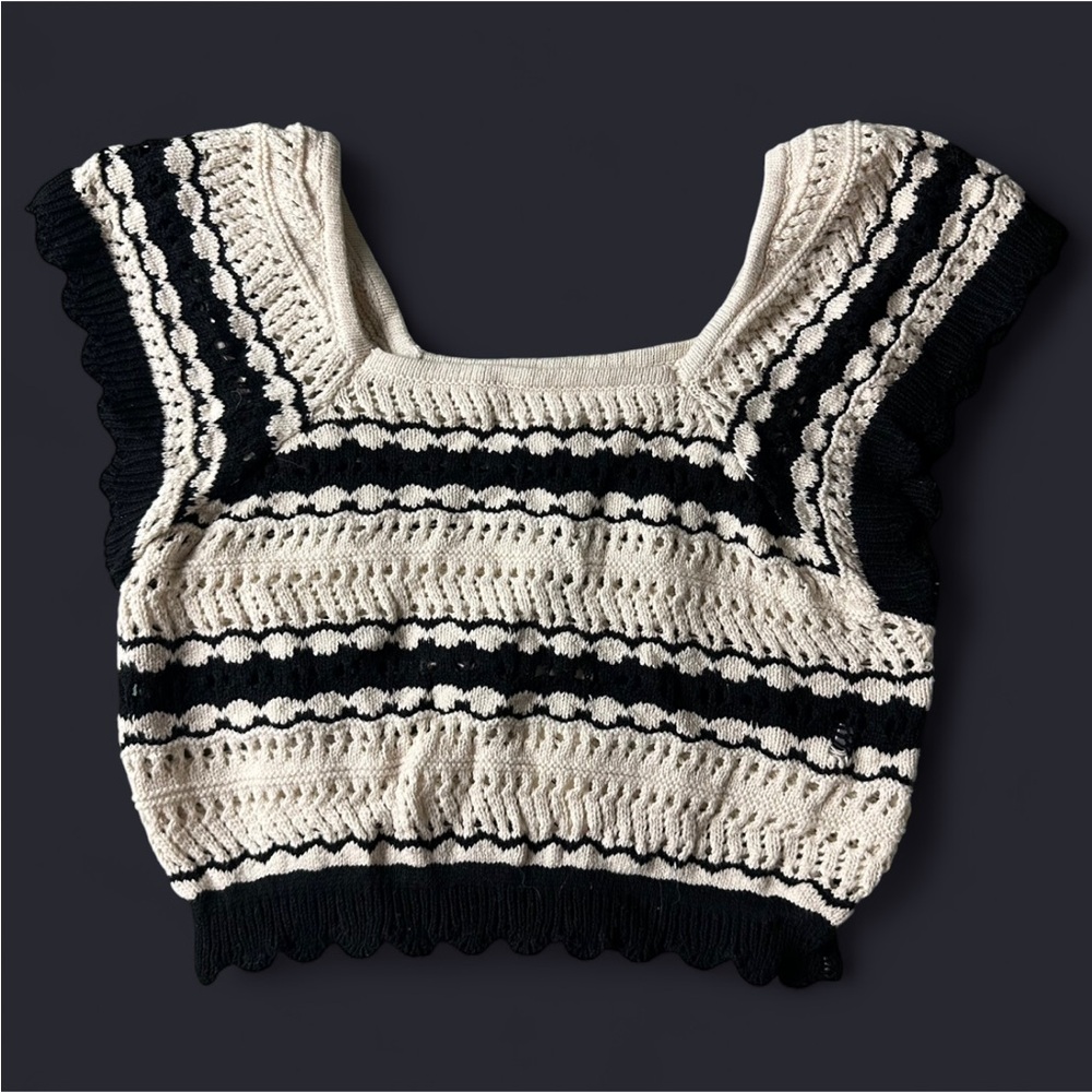 Freshman1996 black and white striped knit crop top